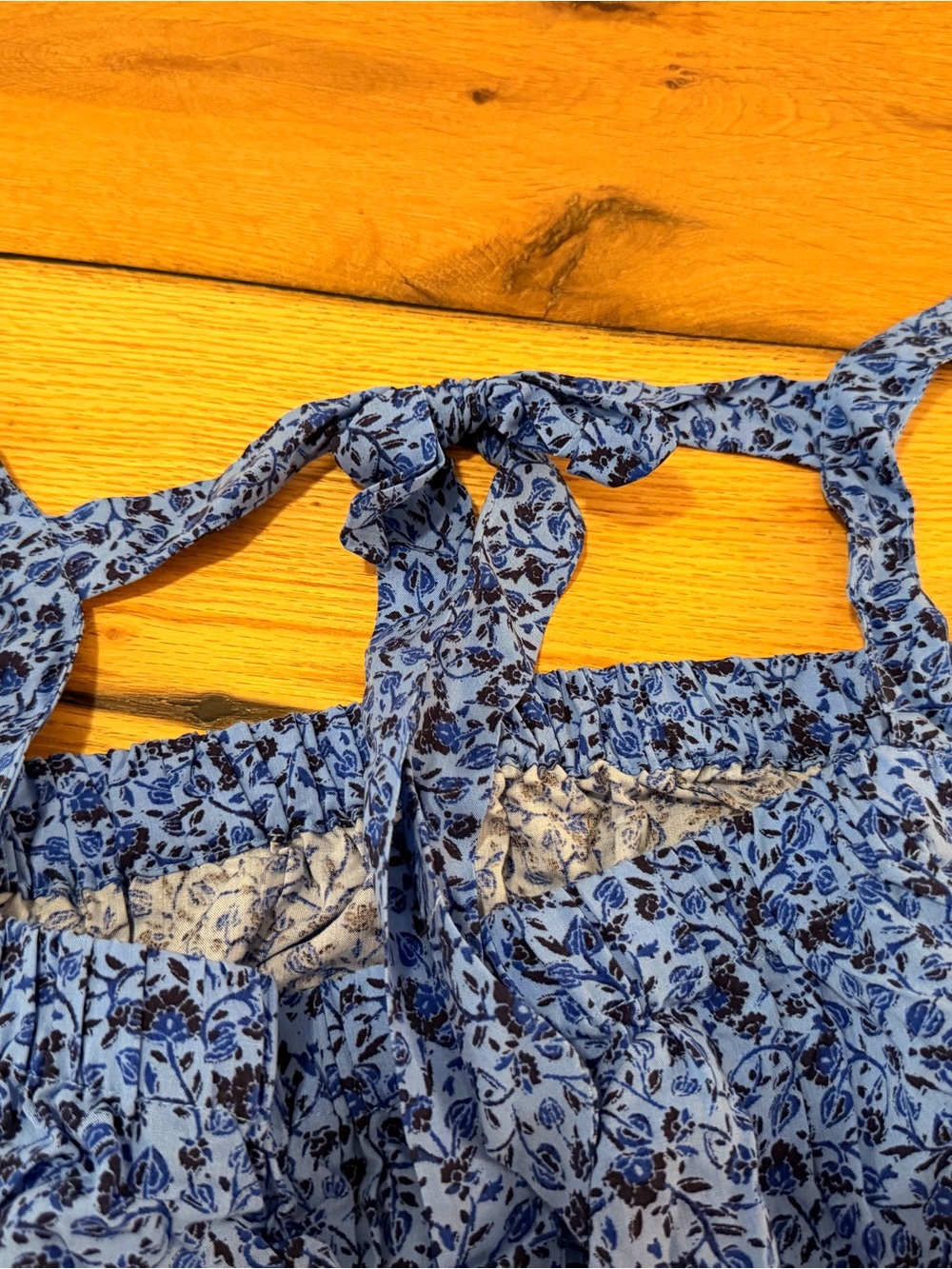 Old Navy Blue Floral Tie-Strap Tank Top - Picture 3 of 5